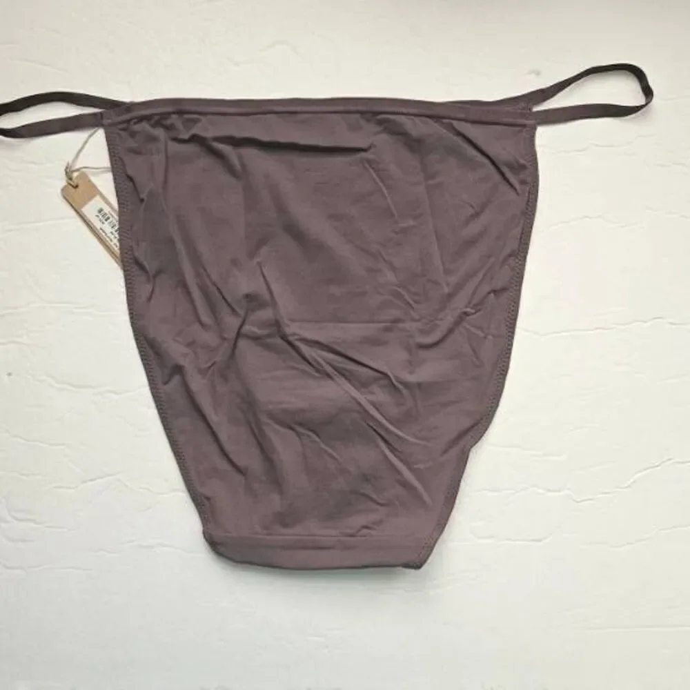 2 PAIR SKIMS SIDE‎ STRING PANTY NWT